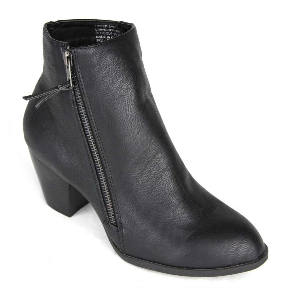 Black Side Zipper Wedge Low Booties